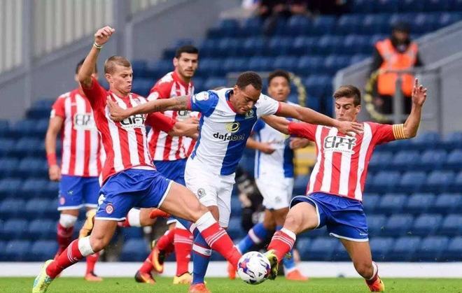 作为足坛永 作为足坛永