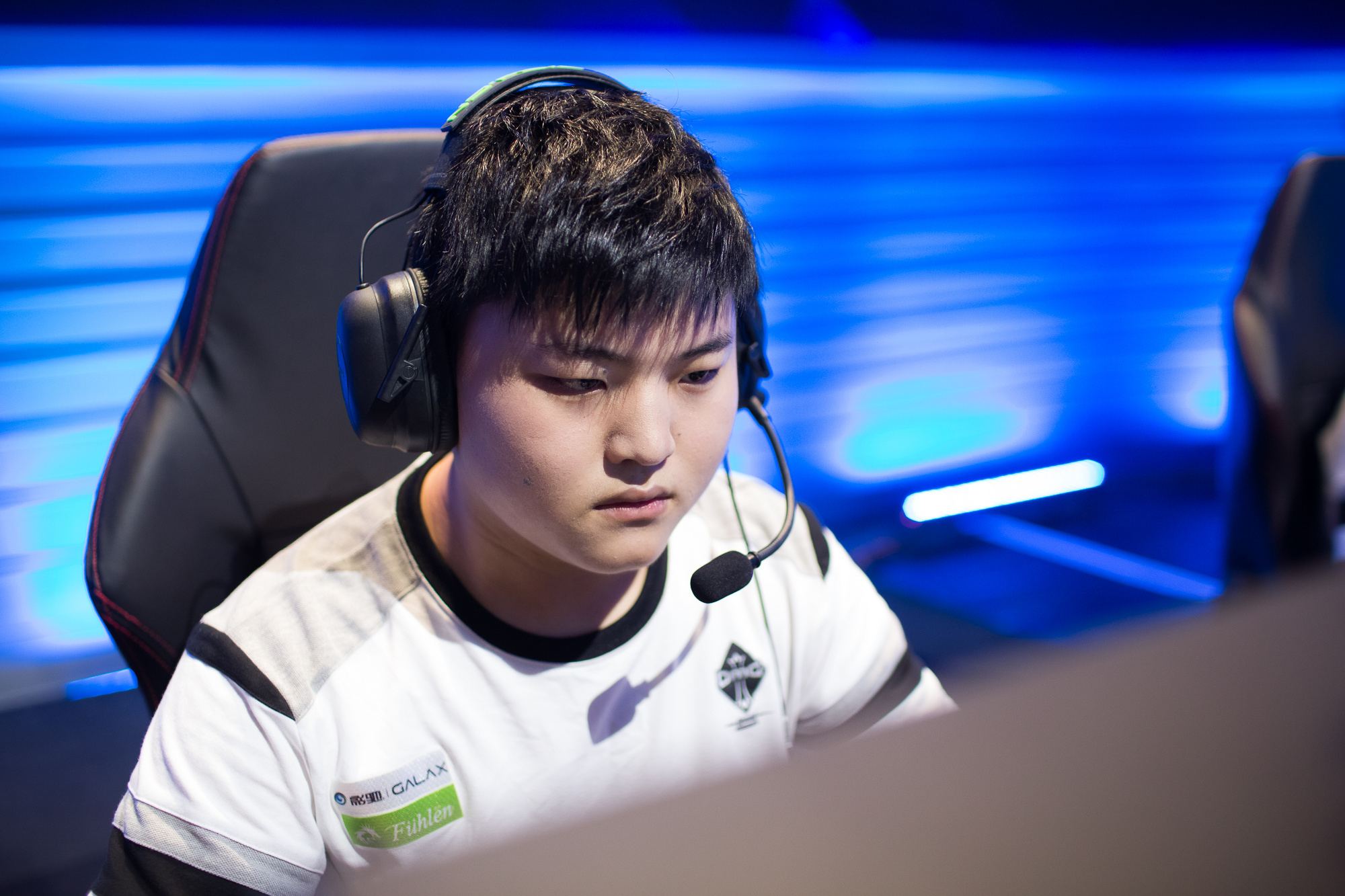 定了更加坚 定了更加坚